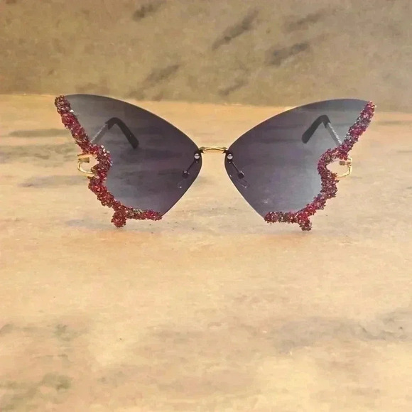Butterfly sunglasses black with red decor